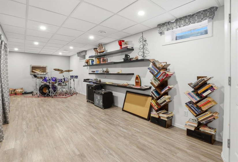 1276 BREEZY POINT R, 4 Bedrooms Bedrooms, 14 Rooms Rooms,3 BathroomsBathrooms,Residential,For Sale,BREEZY POINT R