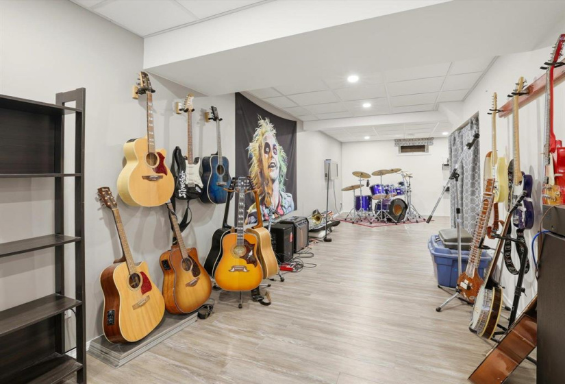 1276 BREEZY POINT R, 4 Bedrooms Bedrooms, 14 Rooms Rooms,3 BathroomsBathrooms,Residential,For Sale,BREEZY POINT R