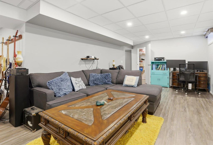 1276 BREEZY POINT R, 4 Bedrooms Bedrooms, 14 Rooms Rooms,3 BathroomsBathrooms,Residential,For Sale,BREEZY POINT R