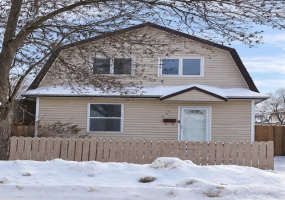 688 Redwood, 2 Bedrooms Bedrooms, 7 Rooms Rooms,1 BathroomBathrooms,Residential,For Sale,Redwood