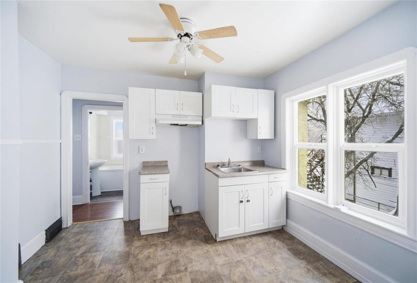 371 Selkirk, 5 Bedrooms Bedrooms, 16 Rooms Rooms,3 BathroomsBathrooms,Residential,For Sale,Selkirk