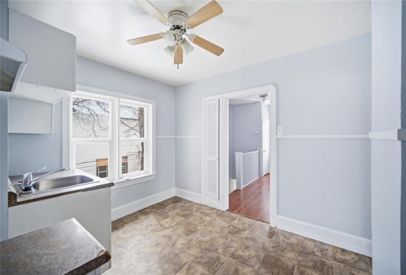 371 Selkirk, 5 Bedrooms Bedrooms, 16 Rooms Rooms,3 BathroomsBathrooms,Residential,For Sale,Selkirk