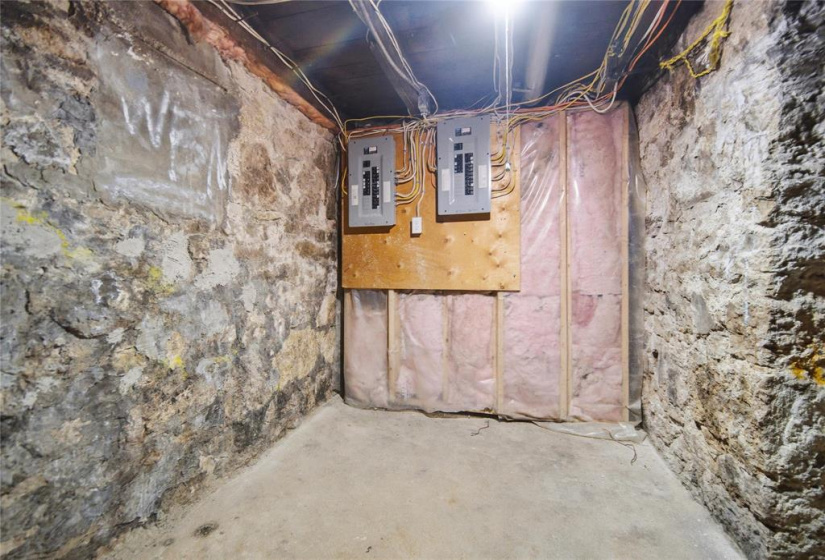 371 Selkirk, 5 Bedrooms Bedrooms, 16 Rooms Rooms,3 BathroomsBathrooms,Residential,For Sale,Selkirk