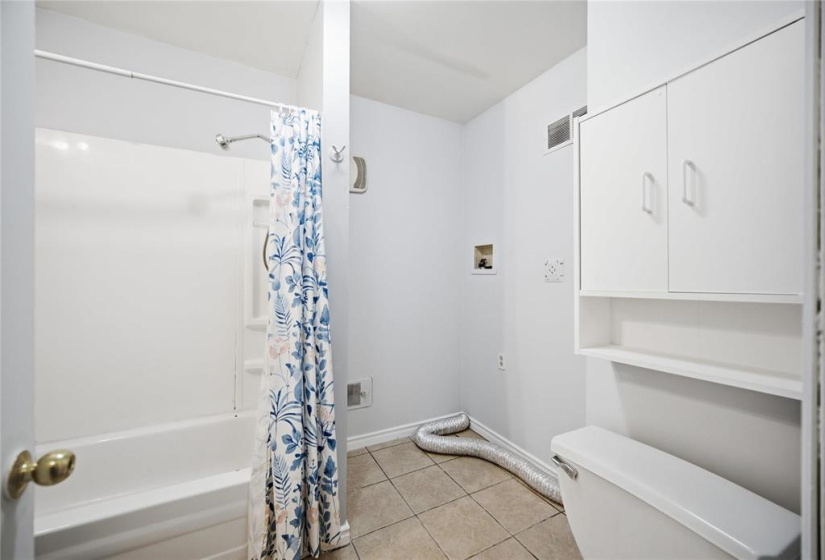 Separate Bungalow Bachelor Unit Bathroom