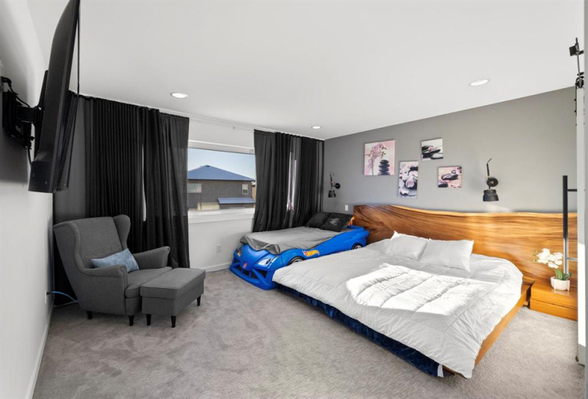 Spacious primary bedroom