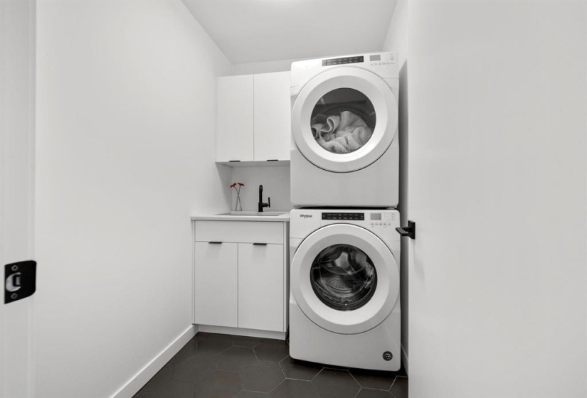 Upper laundry room