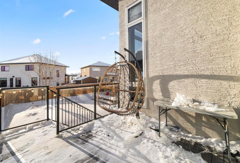 Beautiful composite deck w/gas line for your BBQ