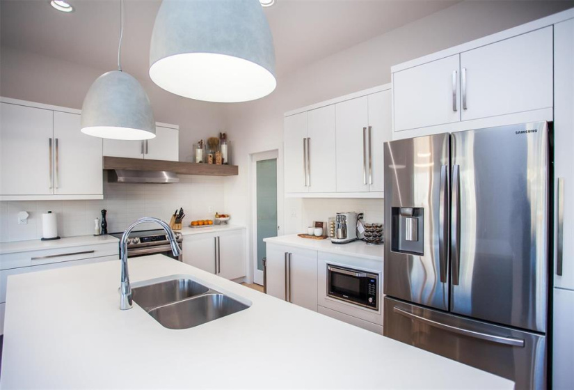 408 Cherrywood, 5 Bedrooms Bedrooms, 13 Rooms Rooms,3 BathroomsBathrooms,Residential,For Sale,Cherrywood