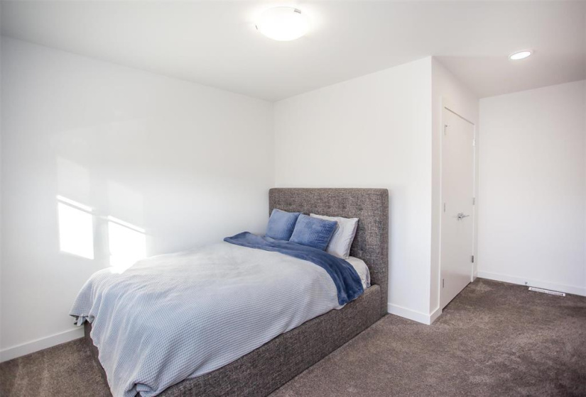 408 Cherrywood, 5 Bedrooms Bedrooms, 13 Rooms Rooms,3 BathroomsBathrooms,Residential,For Sale,Cherrywood