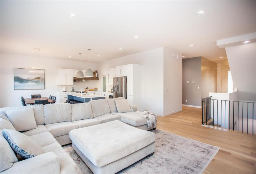 408 Cherrywood, 5 Bedrooms Bedrooms, 13 Rooms Rooms,3 BathroomsBathrooms,Residential,For Sale,Cherrywood