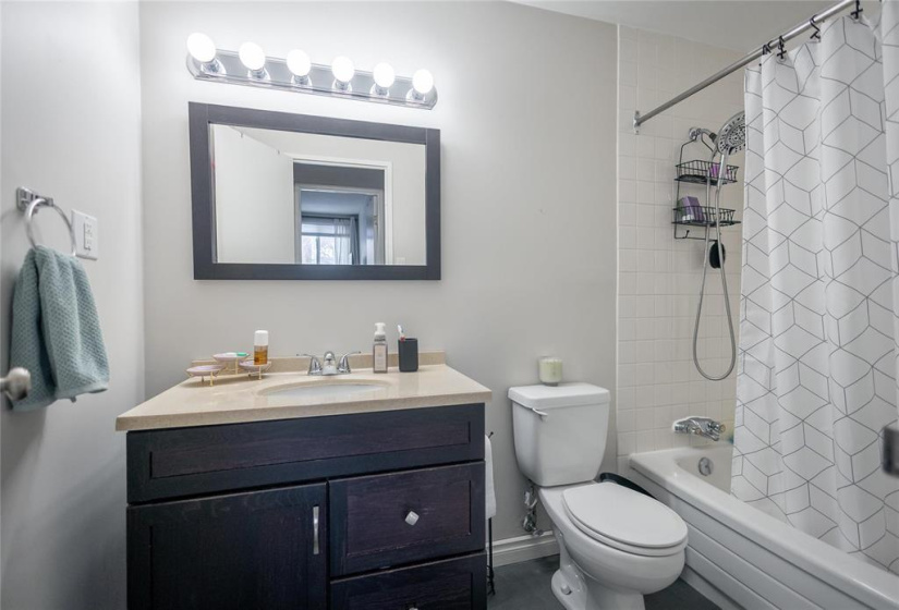 456 Kenaston, 1 Bedroom Bedrooms, 6 Rooms Rooms,1 BathroomBathrooms,Condominium,For Sale,Kenaston