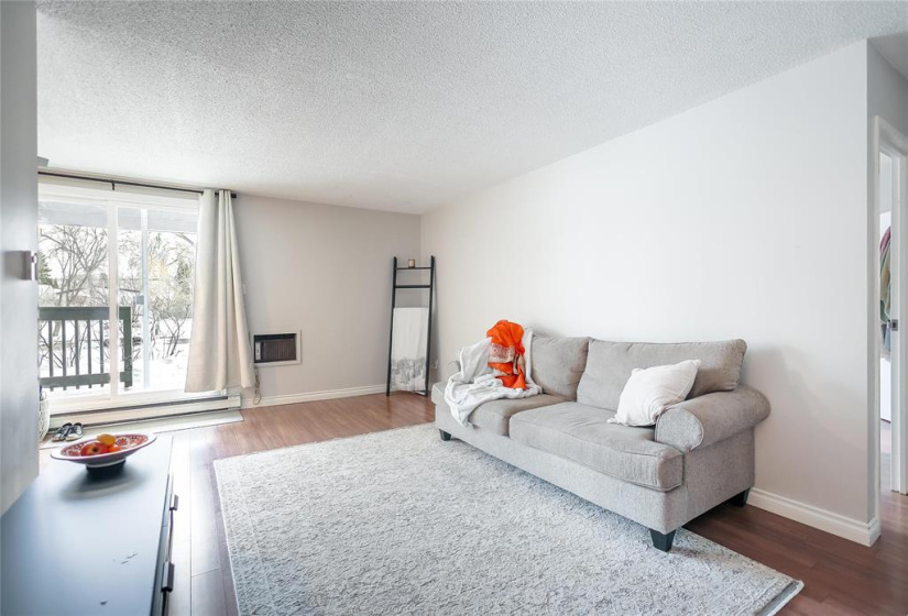 456 Kenaston, 1 Bedroom Bedrooms, 6 Rooms Rooms,1 BathroomBathrooms,Condominium,For Sale,Kenaston