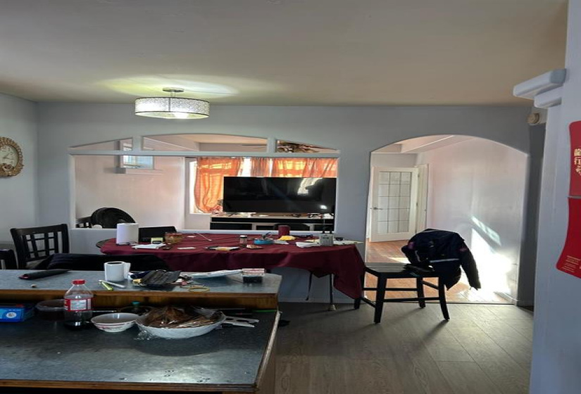 221 Perth, 1 Bedroom Bedrooms, 7 Rooms Rooms,1 BathroomBathrooms,Residential,For Sale,Perth