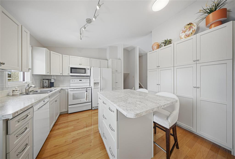 35 Packard, 4 Bedrooms Bedrooms, 13 Rooms Rooms,3 BathroomsBathrooms,Residential,For Sale,Packard