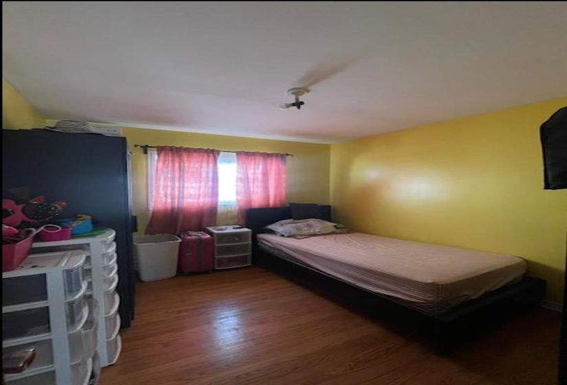 264 Pritchard, 4 Bedrooms Bedrooms, 7 Rooms Rooms,1 BathroomBathrooms,Residential,For Sale,Pritchard