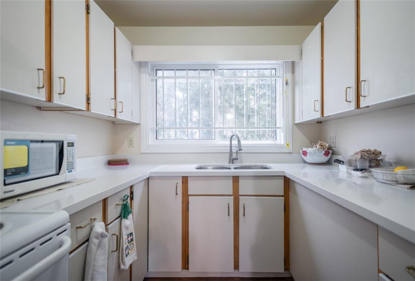 432 Stella, 2 Bedrooms Bedrooms, 10 Rooms Rooms,2 BathroomsBathrooms,Residential,For Sale,Stella