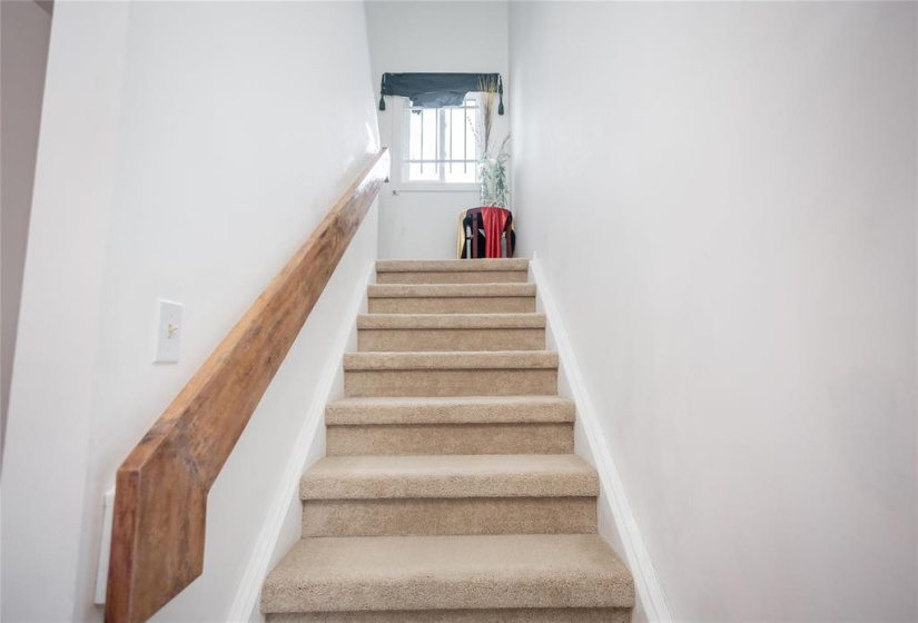 432 Stella, 2 Bedrooms Bedrooms, 10 Rooms Rooms,2 BathroomsBathrooms,Residential,For Sale,Stella