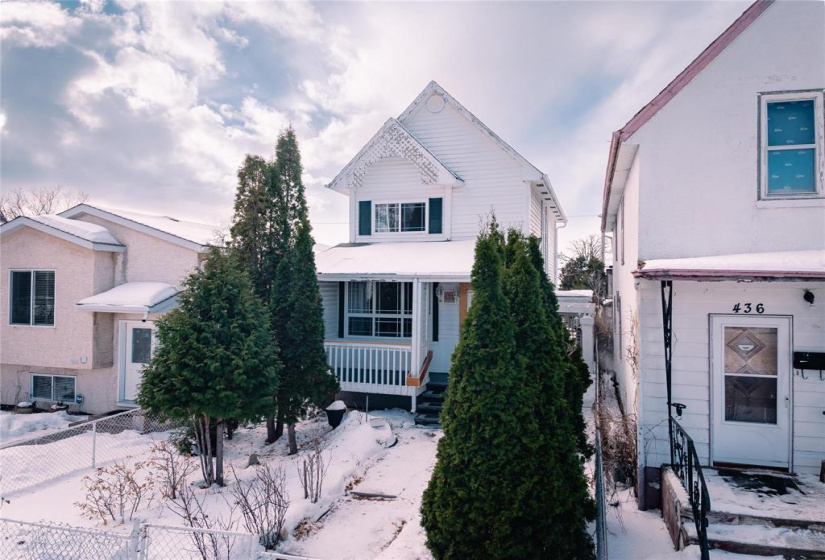 432 Stella, 2 Bedrooms Bedrooms, 10 Rooms Rooms,2 BathroomsBathrooms,Residential,For Sale,Stella