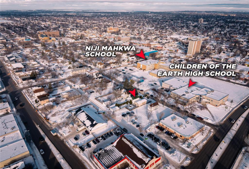 432 Stella, 2 Bedrooms Bedrooms, 10 Rooms Rooms,2 BathroomsBathrooms,Residential,For Sale,Stella