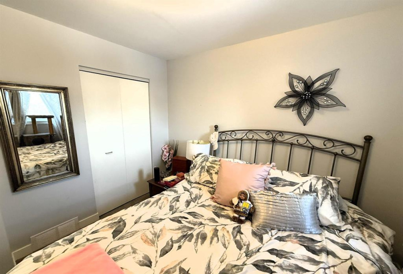 122 Charing Cross, 3 Bedrooms Bedrooms, 10 Rooms Rooms,1 BathroomBathrooms,Residential,For Sale,Charing Cross