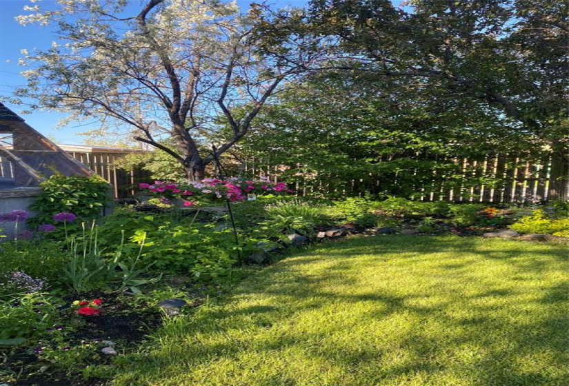 122 Charing Cross, 3 Bedrooms Bedrooms, 10 Rooms Rooms,1 BathroomBathrooms,Residential,For Sale,Charing Cross