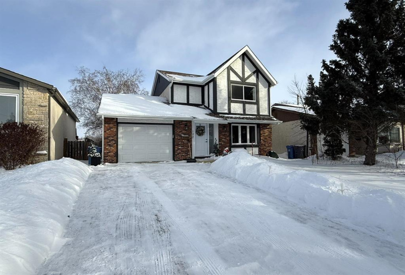 122 Charing Cross, 3 Bedrooms Bedrooms, 10 Rooms Rooms,1 BathroomBathrooms,Residential,For Sale,Charing Cross