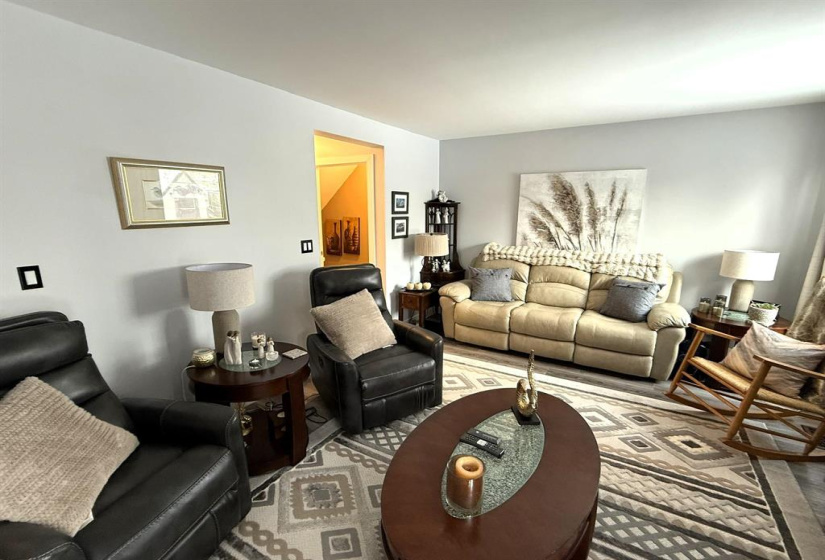 122 Charing Cross, 3 Bedrooms Bedrooms, 10 Rooms Rooms,1 BathroomBathrooms,Residential,For Sale,Charing Cross