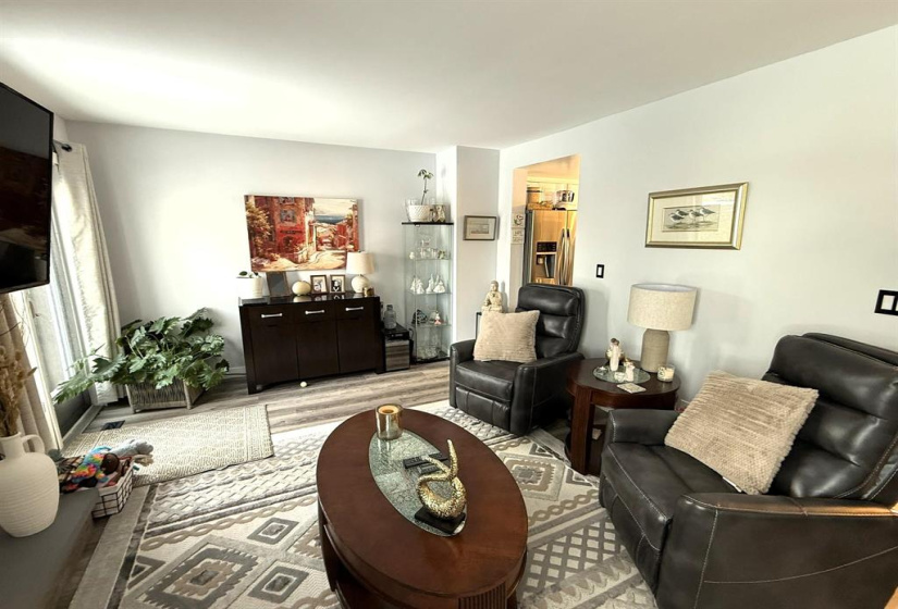 122 Charing Cross, 3 Bedrooms Bedrooms, 10 Rooms Rooms,1 BathroomBathrooms,Residential,For Sale,Charing Cross