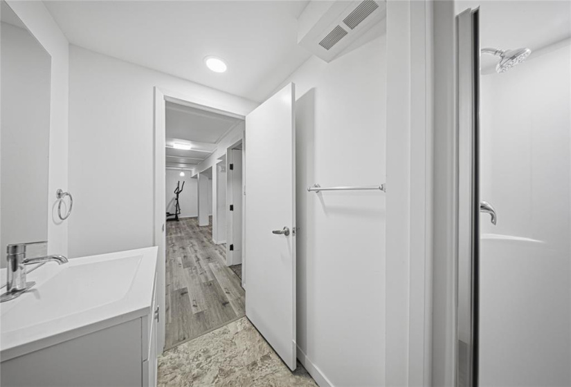 899 Consol, 4 Bedrooms Bedrooms, 9 Rooms Rooms,2 BathroomsBathrooms,Residential,For Sale,Consol