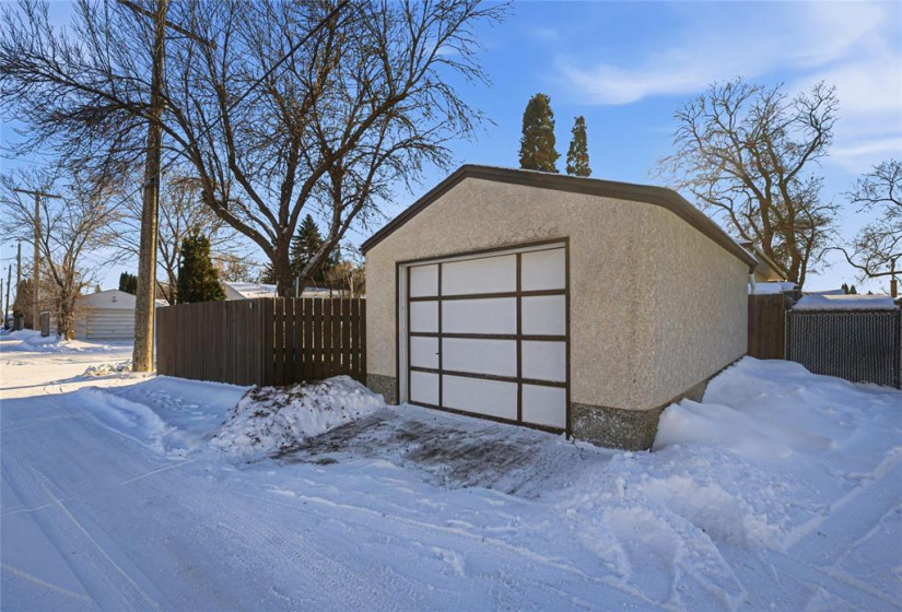 899 Consol, 4 Bedrooms Bedrooms, 9 Rooms Rooms,2 BathroomsBathrooms,Residential,For Sale,Consol