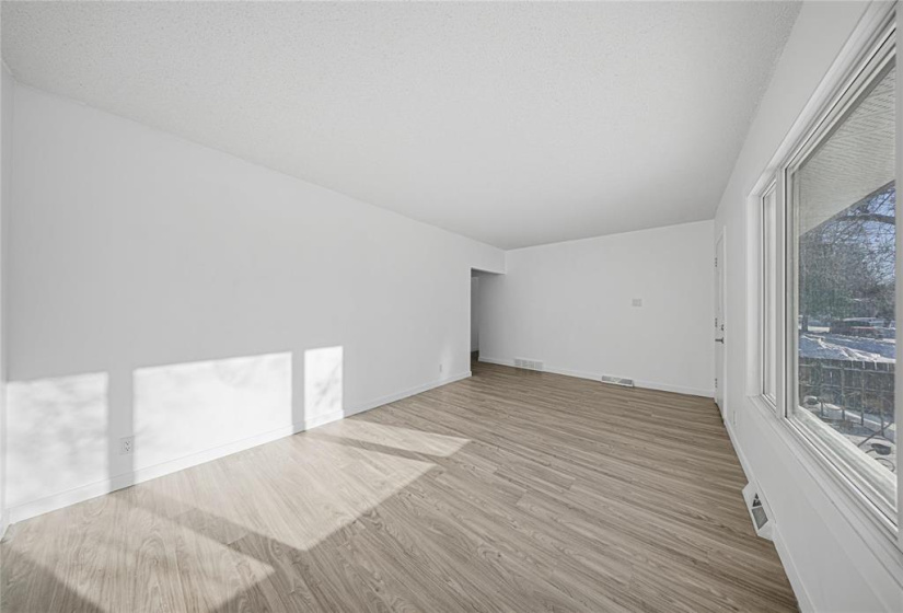 899 Consol, 4 Bedrooms Bedrooms, 9 Rooms Rooms,2 BathroomsBathrooms,Residential,For Sale,Consol