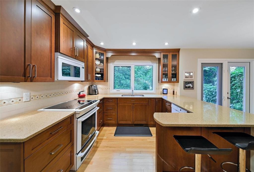 168 Linacre, 4 Bedrooms Bedrooms, 12 Rooms Rooms,3 BathroomsBathrooms,Residential,For Sale,Linacre