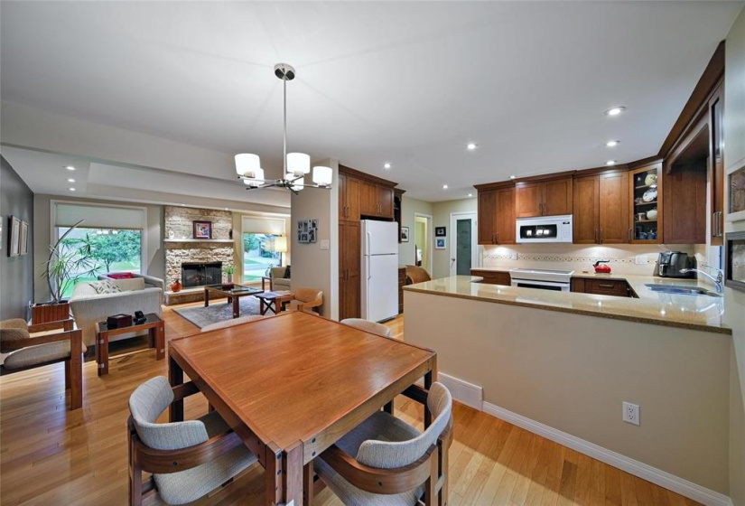 168 Linacre, 4 Bedrooms Bedrooms, 12 Rooms Rooms,3 BathroomsBathrooms,Residential,For Sale,Linacre