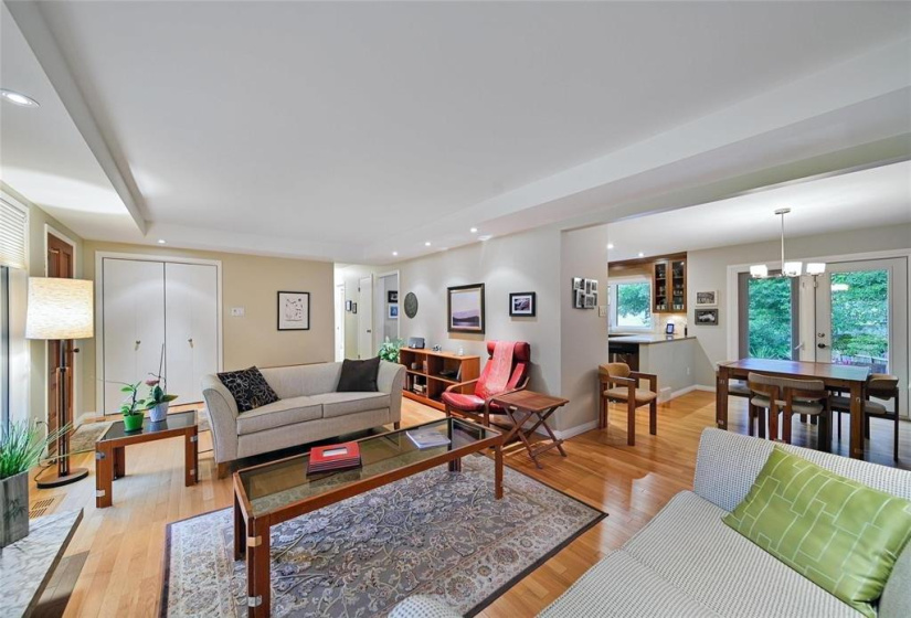 168 Linacre, 4 Bedrooms Bedrooms, 12 Rooms Rooms,3 BathroomsBathrooms,Residential,For Sale,Linacre