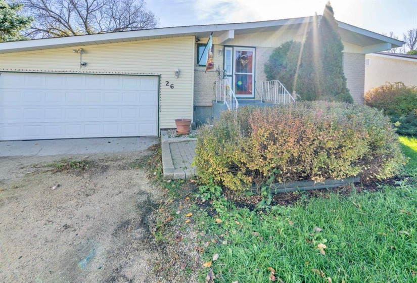 26 Dubuc, 3 Bedrooms Bedrooms, 18 Rooms Rooms,3 BathroomsBathrooms,Residential,For Sale,Dubuc