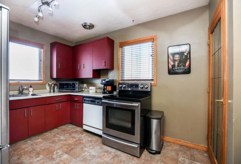 61 Conifer, 3 Bedrooms Bedrooms, 10 Rooms Rooms,2 BathroomsBathrooms,Residential,For Sale,Conifer