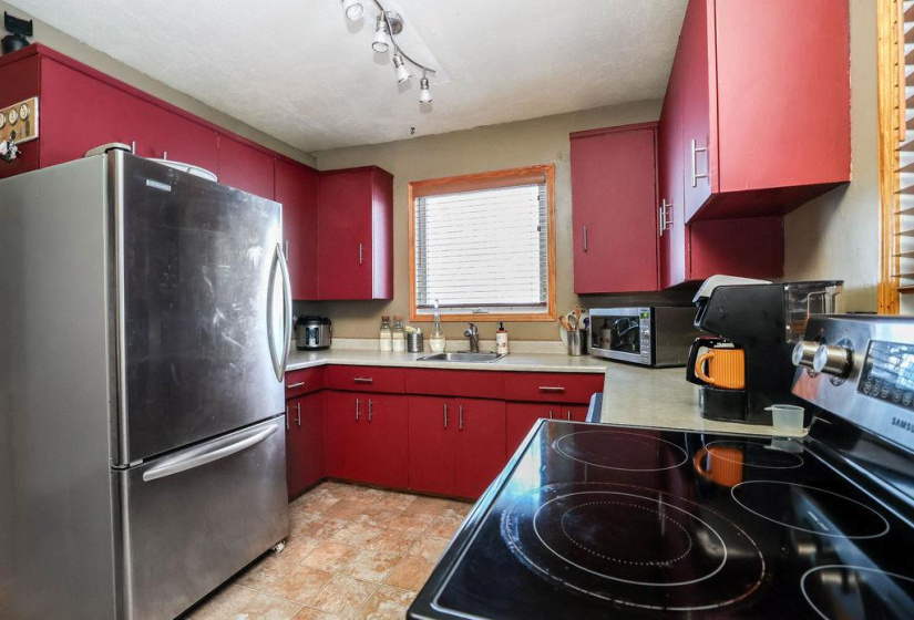 61 Conifer, 3 Bedrooms Bedrooms, 10 Rooms Rooms,2 BathroomsBathrooms,Residential,For Sale,Conifer