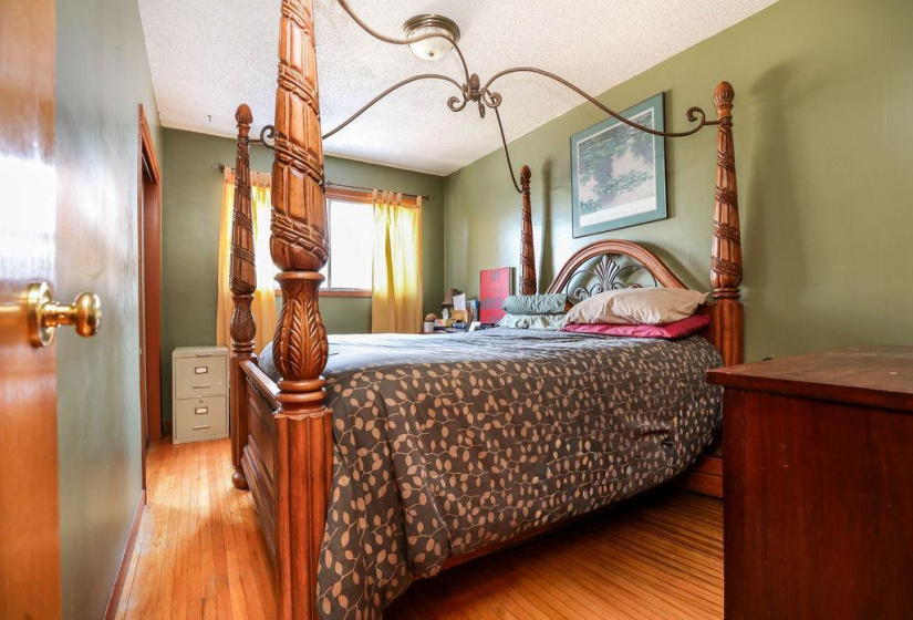 61 Conifer, 3 Bedrooms Bedrooms, 10 Rooms Rooms,2 BathroomsBathrooms,Residential,For Sale,Conifer