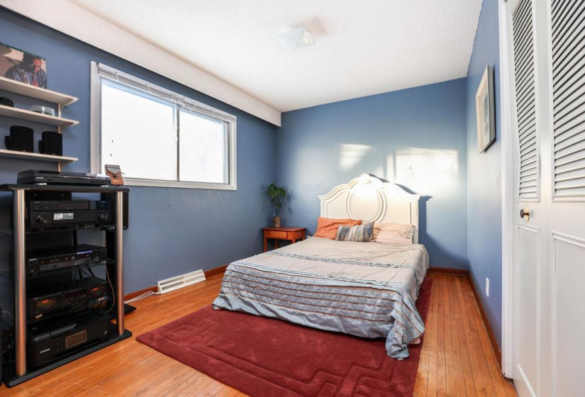 61 Conifer, 3 Bedrooms Bedrooms, 10 Rooms Rooms,2 BathroomsBathrooms,Residential,For Sale,Conifer