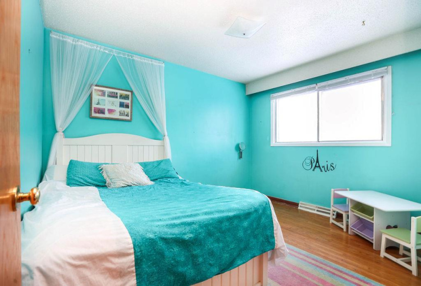 61 Conifer, 3 Bedrooms Bedrooms, 10 Rooms Rooms,2 BathroomsBathrooms,Residential,For Sale,Conifer