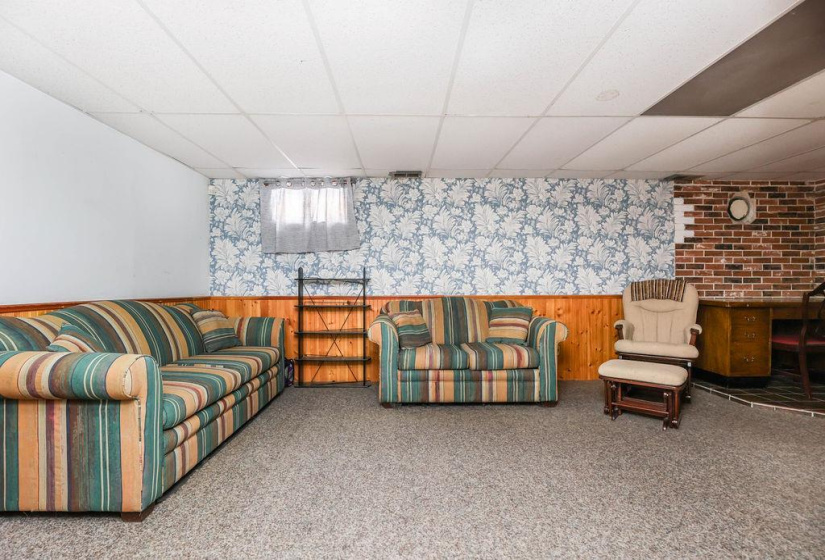 61 Conifer, 3 Bedrooms Bedrooms, 10 Rooms Rooms,2 BathroomsBathrooms,Residential,For Sale,Conifer