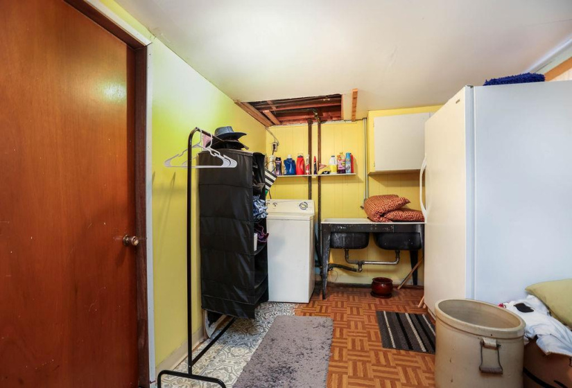 61 Conifer, 3 Bedrooms Bedrooms, 10 Rooms Rooms,2 BathroomsBathrooms,Residential,For Sale,Conifer