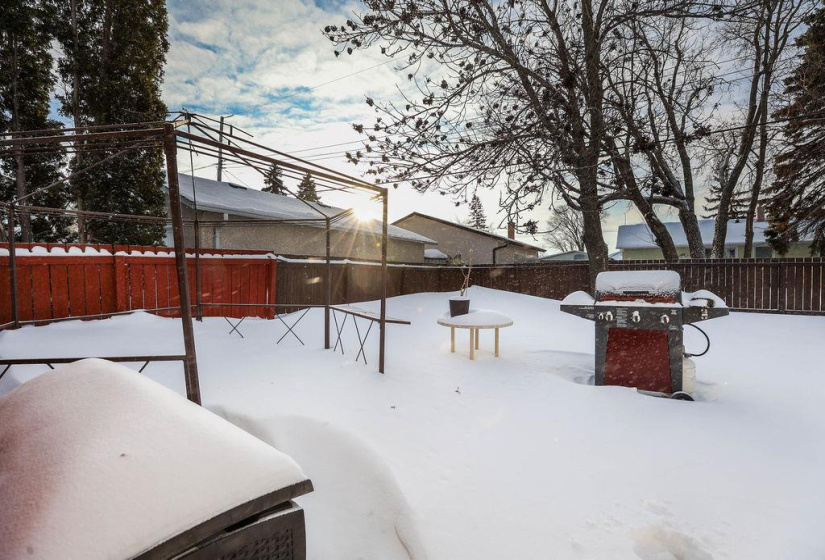 61 Conifer, 3 Bedrooms Bedrooms, 10 Rooms Rooms,2 BathroomsBathrooms,Residential,For Sale,Conifer