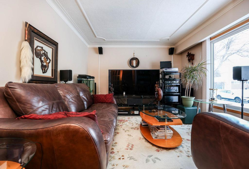 61 Conifer, 3 Bedrooms Bedrooms, 10 Rooms Rooms,2 BathroomsBathrooms,Residential,For Sale,Conifer