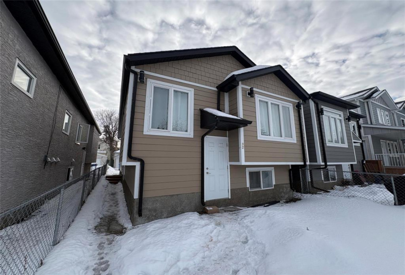 32 Vivian, 5 Bedrooms Bedrooms, 14 Rooms Rooms,3 BathroomsBathrooms,Residential,For Sale,Vivian