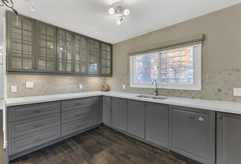 26 Mount Royal, 5 Bedrooms Bedrooms, 16 Rooms Rooms,4 BathroomsBathrooms,Residential,For Sale,Mount Royal