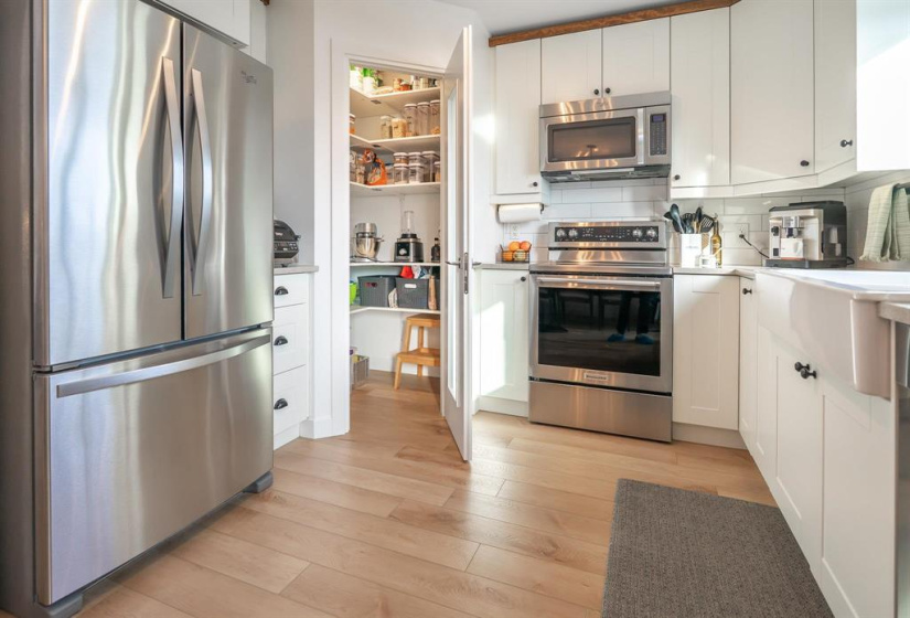 142 Fourth, 4 Bedrooms Bedrooms, 10 Rooms Rooms,2 BathroomsBathrooms,Residential,For Sale,Fourth