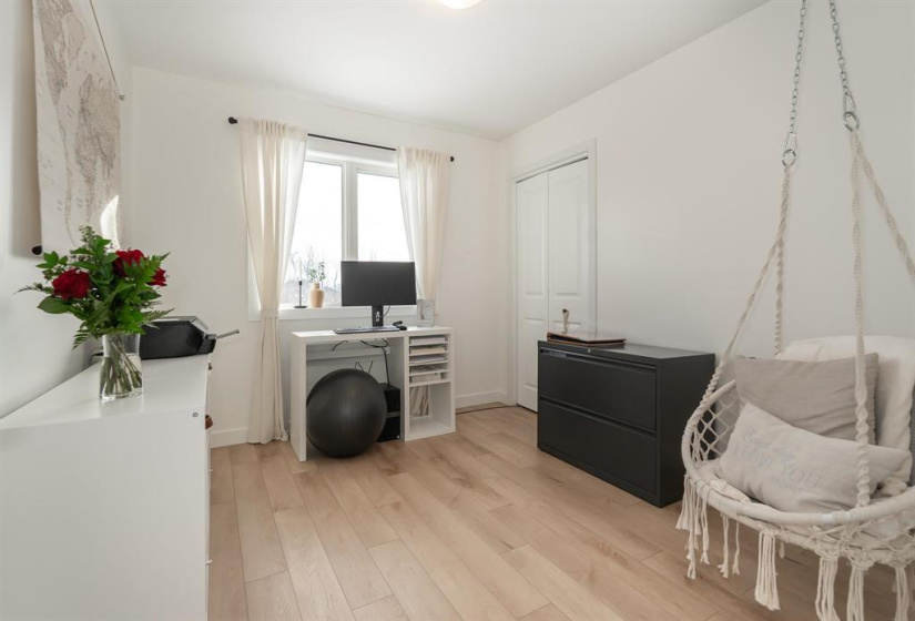 142 Fourth, 4 Bedrooms Bedrooms, 10 Rooms Rooms,2 BathroomsBathrooms,Residential,For Sale,Fourth