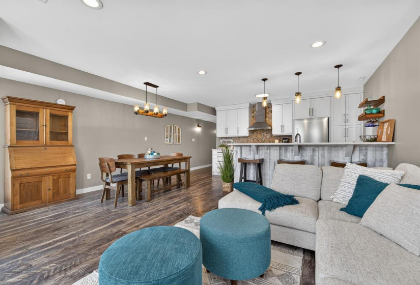 902 Dorchester, 2 Bedrooms Bedrooms, 8 Rooms Rooms,2 BathroomsBathrooms,Condominium,For Sale,Dorchester