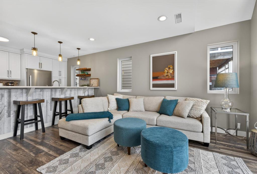 902 Dorchester, 2 Bedrooms Bedrooms, 8 Rooms Rooms,2 BathroomsBathrooms,Condominium,For Sale,Dorchester